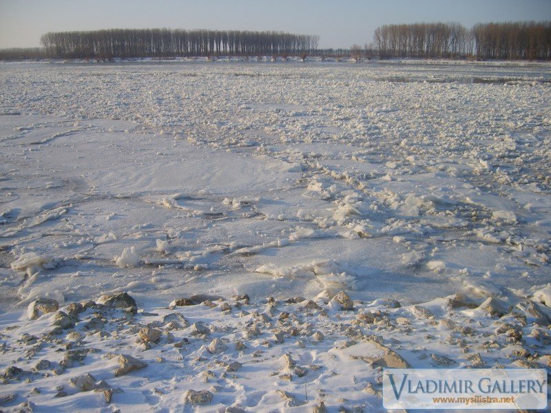 Река Дунав през зимата